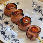 やきとり小太郎 - 熱いからヤケドしないで〜マスター助言トマトベーコン