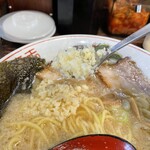 豚吉 - にんにく投入のにんにくラーメン