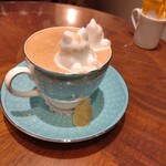 Ken's珈琲店 - ウェッジウッドのカップでお風呂してるニャンコが可愛すぎる