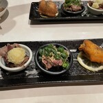 酒場わたなべ - 2皿目：前菜3種盛り （ホタルイカの生姜漬け、レバーごま油和え、フライドチキンのレモン添え