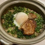 酒場わたなべ - コースラストのフォアグラと玉子の土鍋ご飯／感動飯！