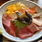 海誠 - 9種の上海鮮丼