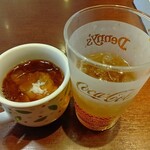 デニーズ - ドリンク写真:アメリカンコーヒーとウーロン茶