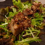 麺やBar 渦 - サイコロチャーシューと水菜のサラダ　680円