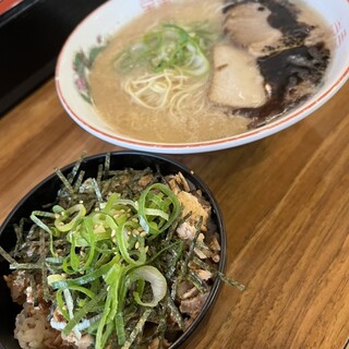金ちゃんラーメン 羽釜造り_0