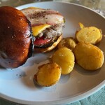 OVERWHELM HAMBURGER & BAR STAND - 