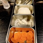 和レー屋 南船場ゴヤクラ - 卓上のピクルス？漬け物？