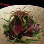 丸萬寿司 - 2015.3)鰹と行者にんにくでスタート