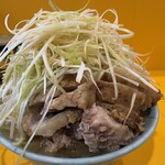 ラーメン二郎 - 小ラーメン、ブタ&ネギ