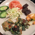 本場韓国料理 沙蘭蛮 - チヂミは再度取り、たくさん食べました。