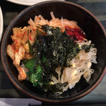 本場韓国料理 沙蘭蛮 - 白ごはんにナムルとコチュジャンとのりを乗せて、ビビンパを作りました。