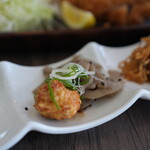 黒田屋 - レンコンきんぴら、鶏つくね揚げ