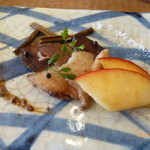 徳山鮓 - 猪肉の燻製に山ごぼうとリンゴ