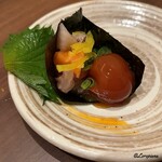 鮨と地酒 地雷也 - 卵黄の醤油漬と鮃､サーモン､間八のばくだん
