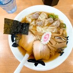 麺匠　大黒 - 特製肉ワンタン麺、税込950円。