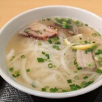 サイゴン - 　　　　　　　　　焼豚のフォー