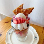 マチヤノオミセ - いちごパフェ