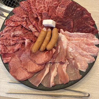 お肉屋さんが『君に、焼いて揚げる。』_0