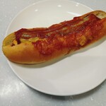 ユンゲ モルゲン - ホットドック（600円）ラップをかけて持ち帰るとこんな感じです