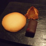 ガストロノミー ジョエル・ロブション - ラングドシャ、ココナッツの...、木苺のチョコレート