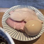 らぁ麺 はんにゃ - トッピングは別皿で提供