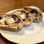 トイット Tiny Bakery - ▪︎クランベリーとクリームチーズ