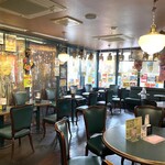 ラッキーピエロ - 店内
