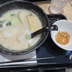 タムジャイ麻辣湯 - 鶏白湯