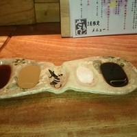 串揚げキッチン だん 十三店 - ソース4種とキャベツ