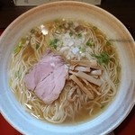 麺屋 むどう - 塩らーめん大　煮干と鰹の出汁が効いた和風塩らーめんです。塩には低加水のパッツリ麺。現在私の一番お気に入りメニュー。激美味いです。2015.3.10