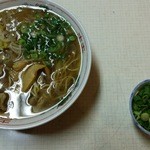 すみれ - ラーメン（並）ネギトッピング