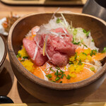 こめらく お茶漬けといろどり唐揚げ。 - 料理写真:とろサーモン ねぎとろごはん 1639円＋ご飯大盛り165円