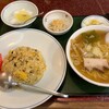 洞庭春 - チャーハンとハーフメンセット