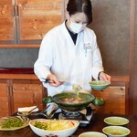 Tokuyama Zushi - Making Bear Hot Pot