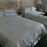 Sheraton Princess Kaiulani - ベッドも大きめ