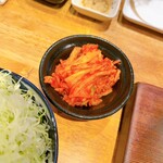 神泉ホルモン 三百屋 - 白菜キムチ