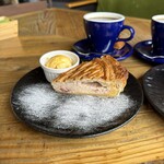 河岸段丘カフェ BRAE-BURN - いちごのクリームチーズパイ　558円
