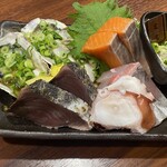 鮮度の極み 魚もつ - 鮮魚刺し