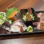 鮮度の極み 魚もつ - 極み盛りハーフ（2人前）1798円
