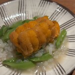 呑小路 やま岸 - スナップエンドウとうに梅粥