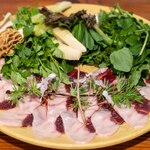 仙人小屋 - 料理写真:2026.5 ツキノワグマと山菜のしゃぶしゃぶ（鰹出汁、ツキノワグマのランプ、モリーユ、せり、ヤブカンゾウ、筍、タラの芽、行者にんにく、クレソン）
