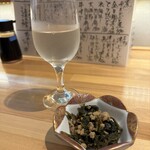 三十家 ～三重の旬を地酒と共に～ - お通しと日本酒