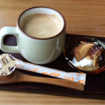 MOKU cafe - 日替りランチの珈琲とプチスウィーツ