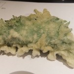 山芋をシソでくるんで