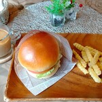 CAFE CREA - フィッシュバーガー&カフェオレ