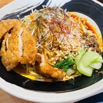 四川担々麺 赤い鯨 - 