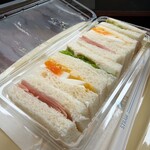 ドトールコーヒーショップ - 料理写真:ひとくちミックスサンド 350円