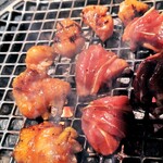 とり焼 Lilly - ぼんじり、もも：味噌ダレ
