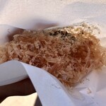 たてしな自由農園 - 上からたっぷりの鰹削り節を…！