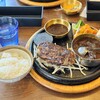 炭火ハンバーグ 肉焼き亭 - 炭火ハンバーグとミニ黒カレーM（200g）　1,840円